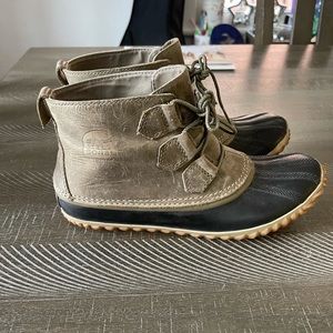 Sorel leather duck boots